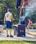 Grilling og røyking på Hasty Bake Legacy 131 på terrassen